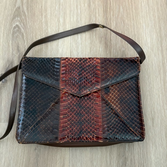 Coret Handbags - Vintage Coret Envelope Pouch Clutch Purse Brown Snakeskin